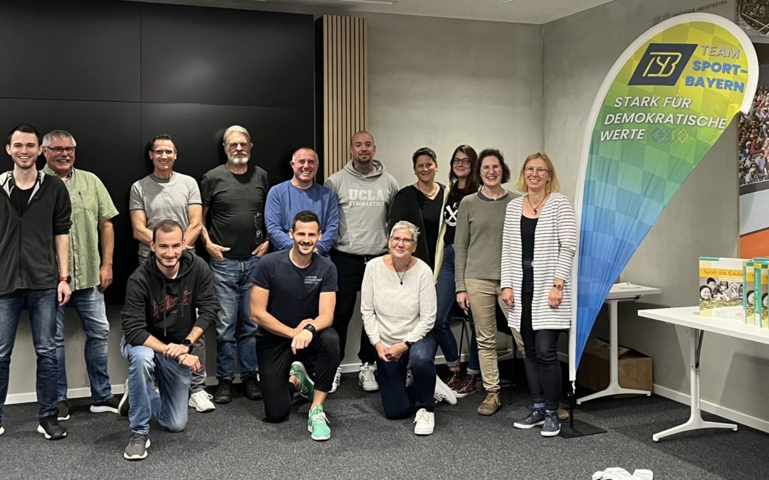 Gelun­ge­ner Aus­bil­dungs­auf­takt zum/r Demokratietrainer/in