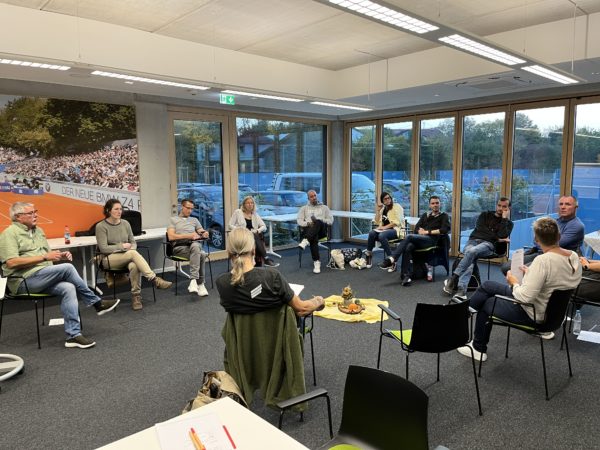 Austausch in der Gruppe Demokratietrainer-Ausbildung