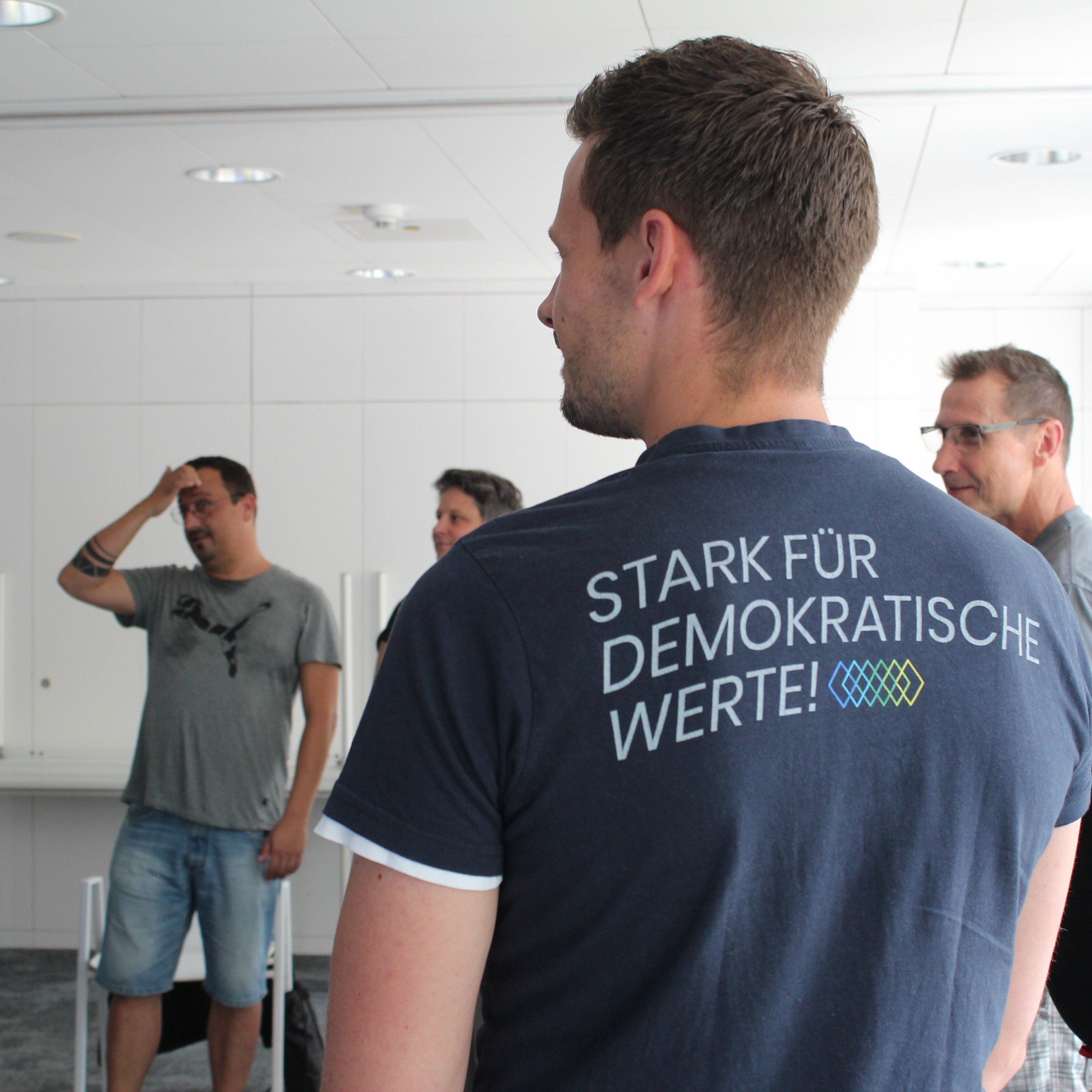 Shirt Stark für demokratische Werte